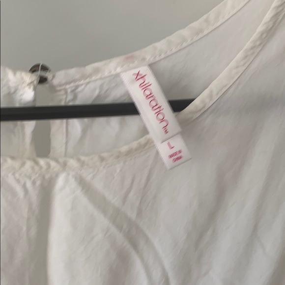 White blouse - Picture 3 of 3